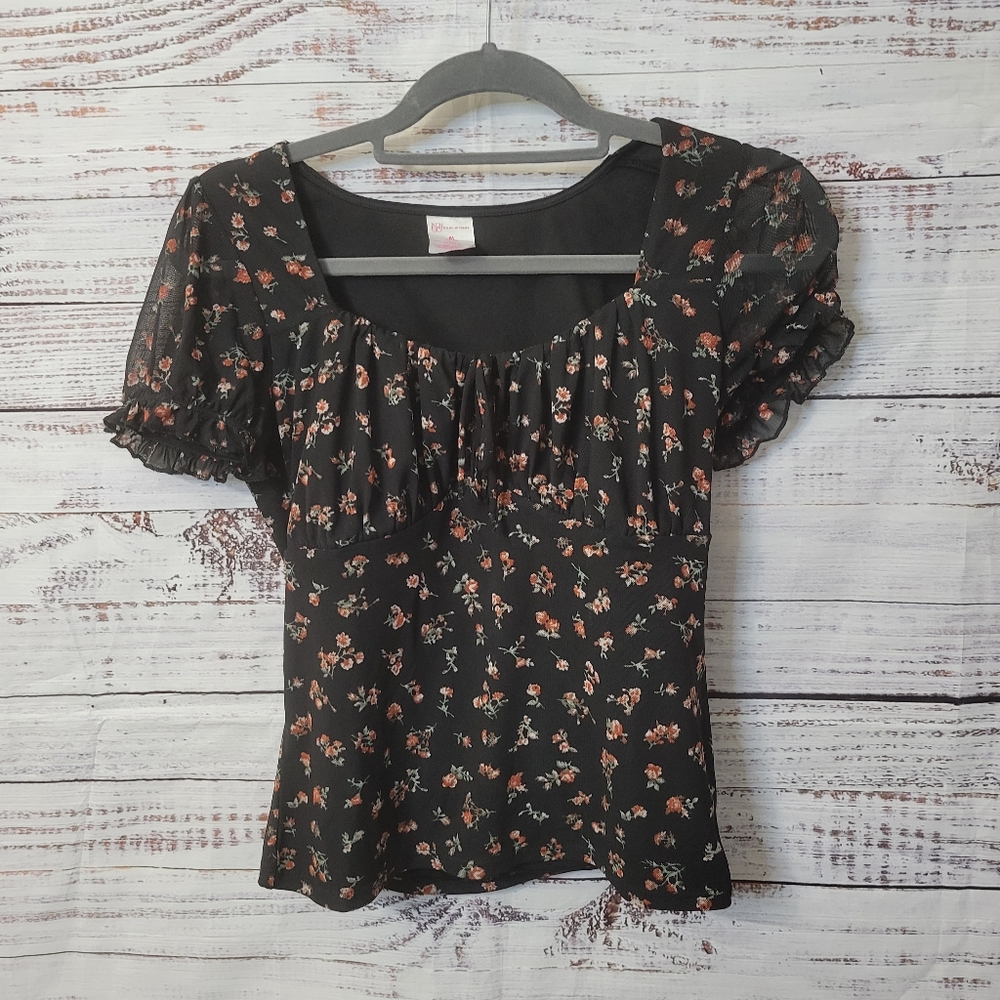 No Boundaries M Short Sleve Top - Picture 3 of 6